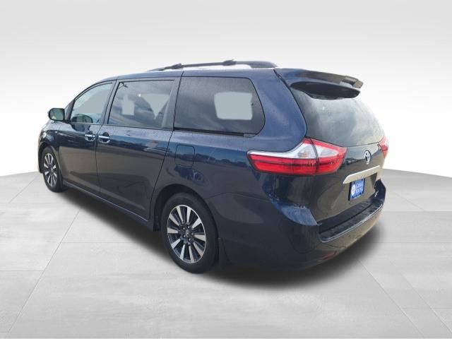 2019 Toyota Sienna Limited photo 3