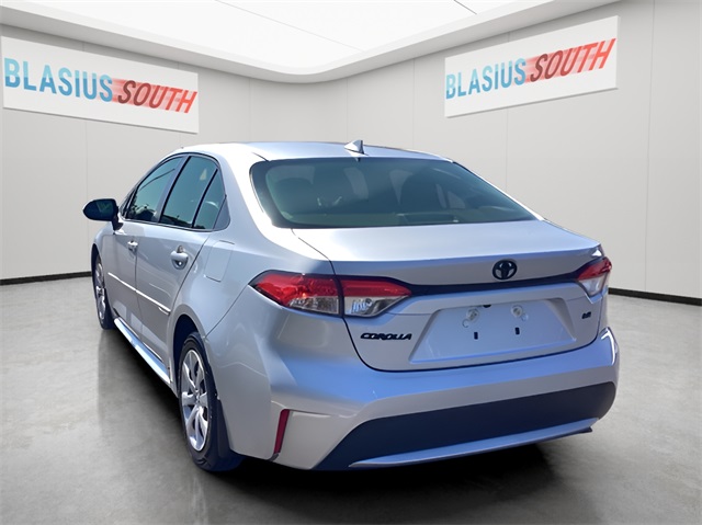 2022 Toyota Corolla LE photo 4