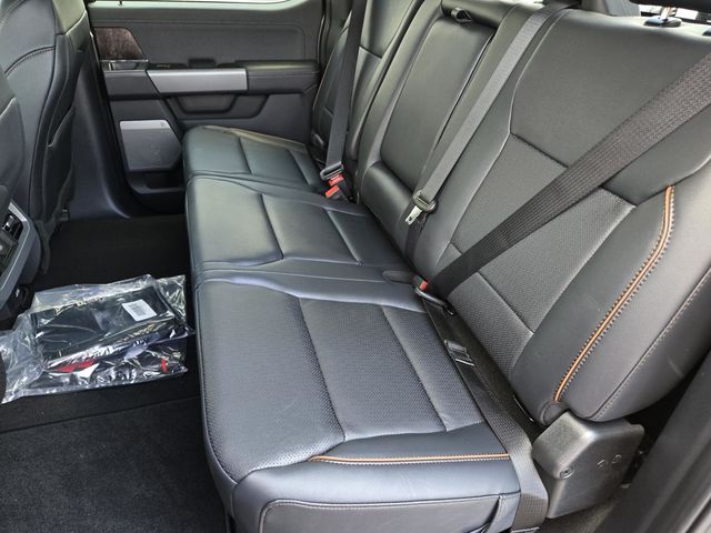 2025 Ford F-350 Lariat photo 25