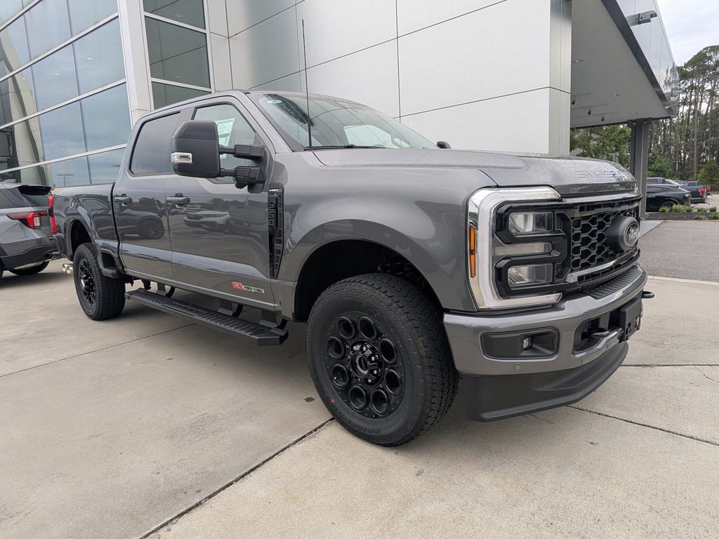 2025 Ford F-250 Lariat photo 2