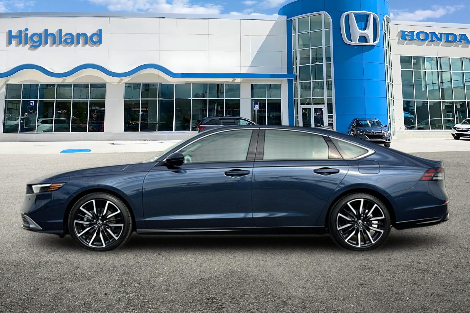 2025 Honda Accord Hybrid Touring photo 2