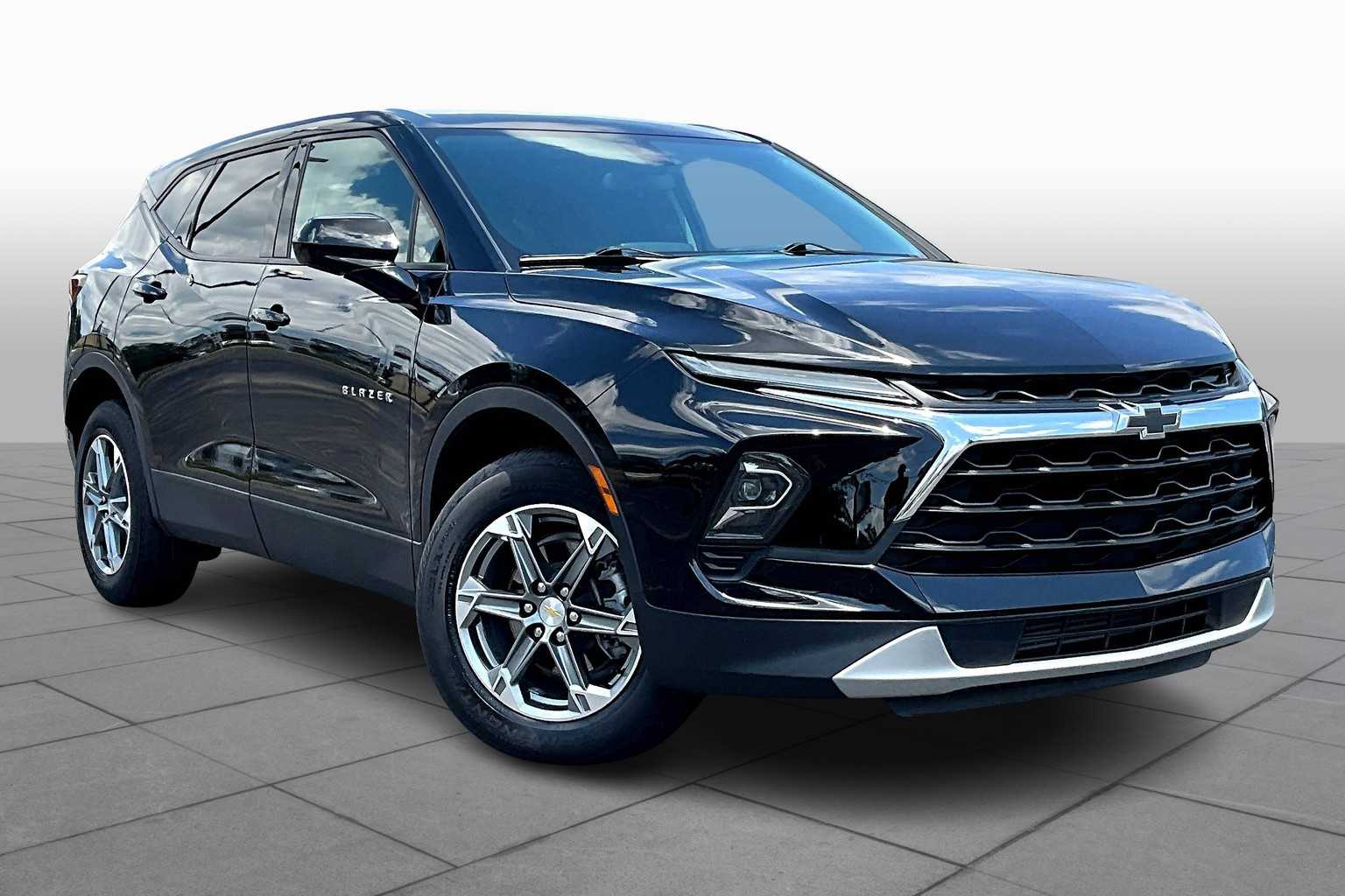 2023 Chevrolet Blazer 2LT photo 2