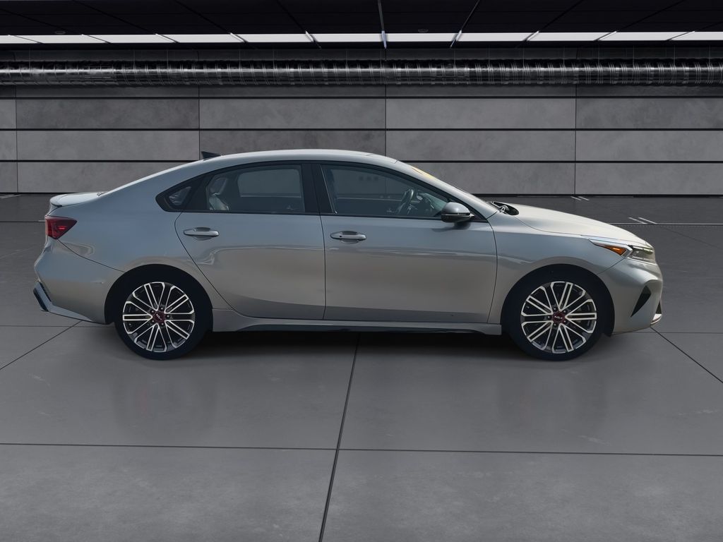 2022 Kia Forte GT photo 9