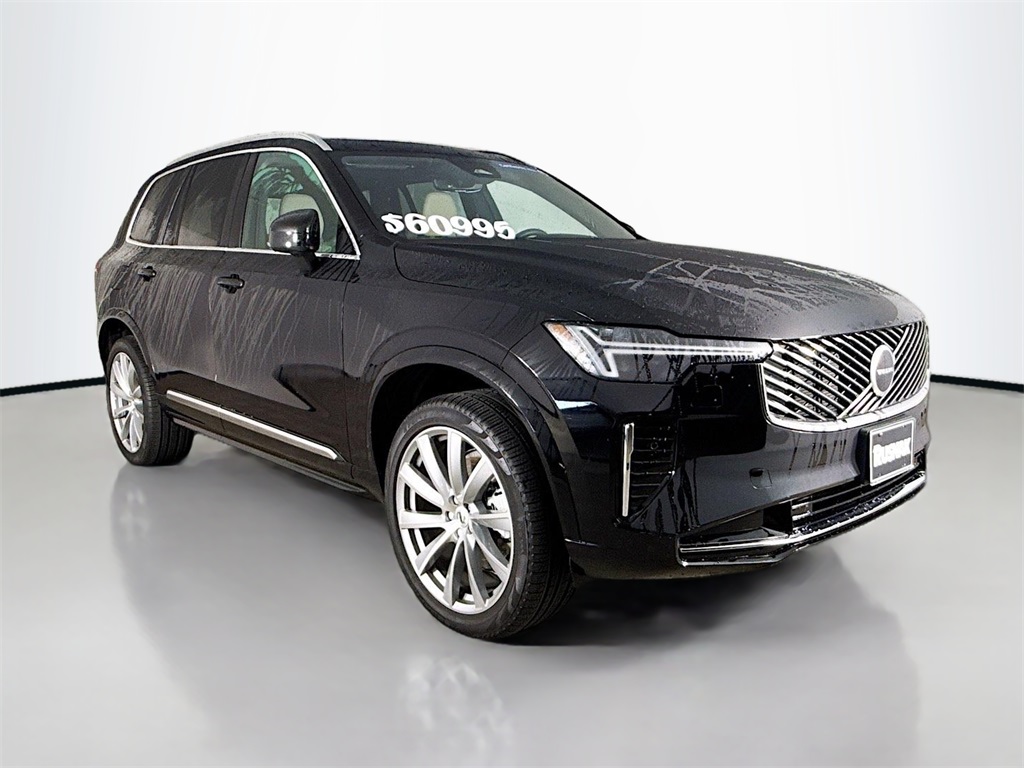 2025 Volvo XC90 Core's photo