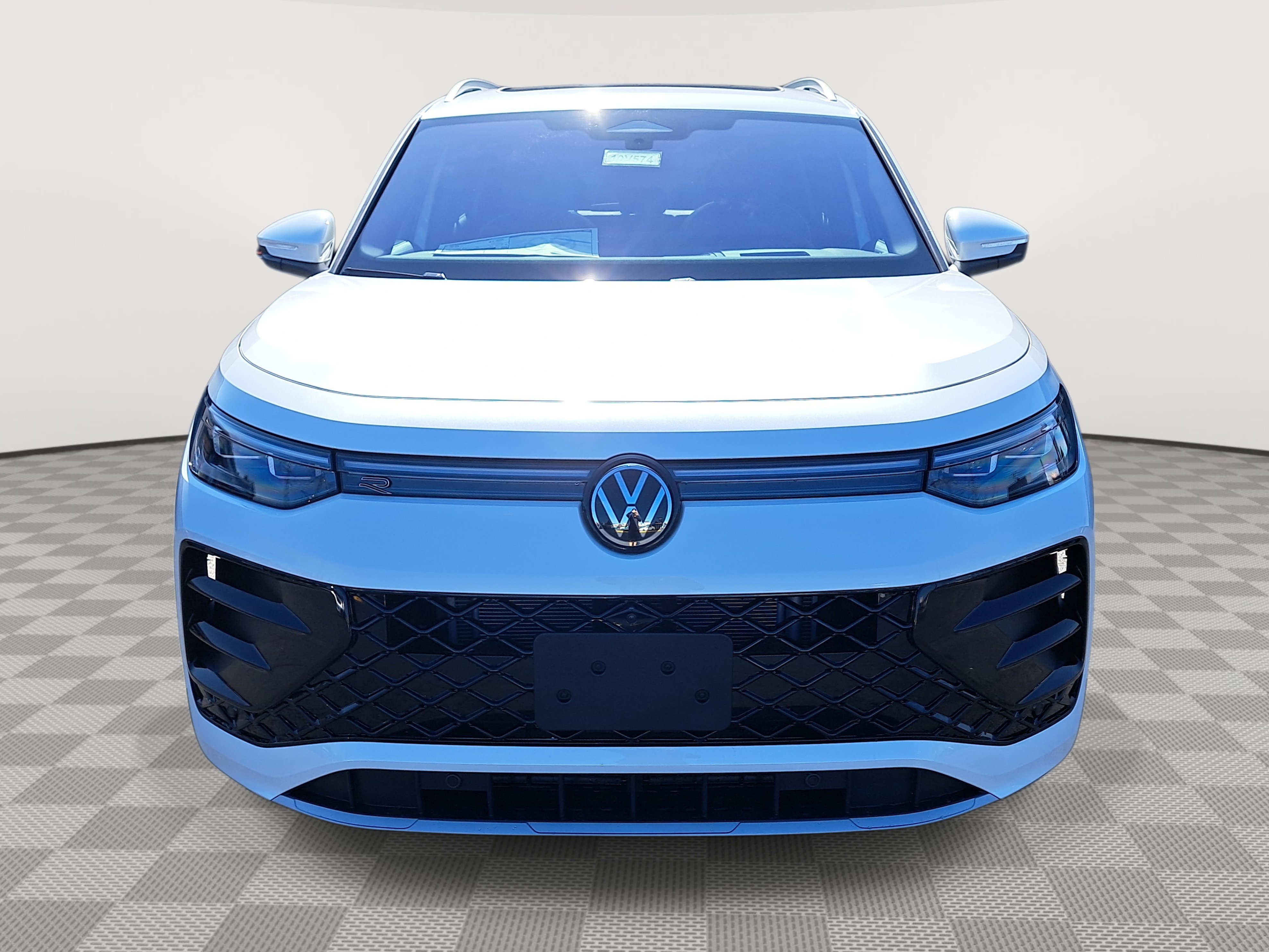 2025 Volkswagen Tiguan SEL R-Line Black photo 2