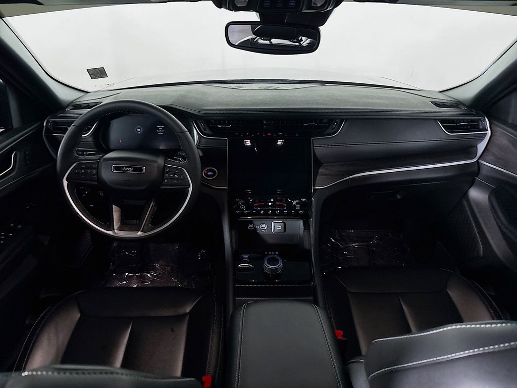 2024 Jeep Grand Cherokee Limited photo 11