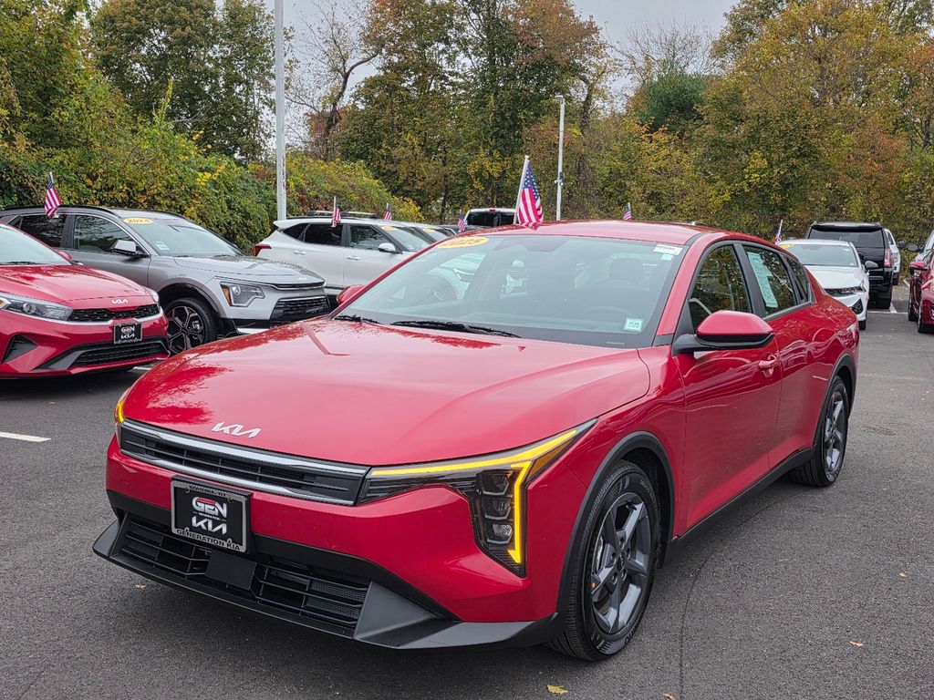 2025 Kia K4 LXS photo 3