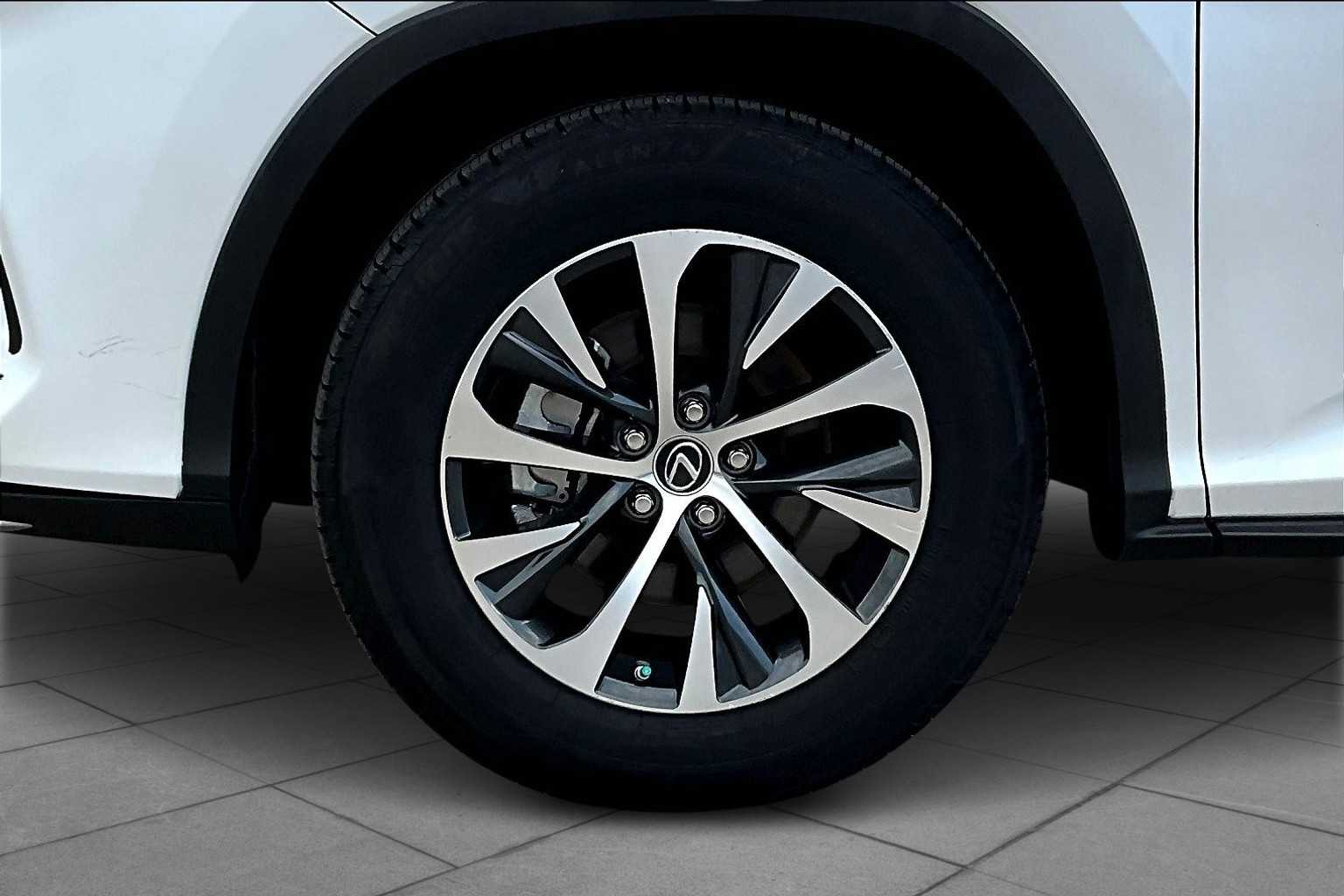 2022 Lexus RX 450h photo 10