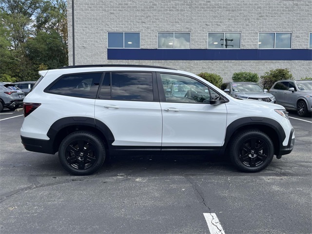 2022 Honda Pilot TrailSport photo 2