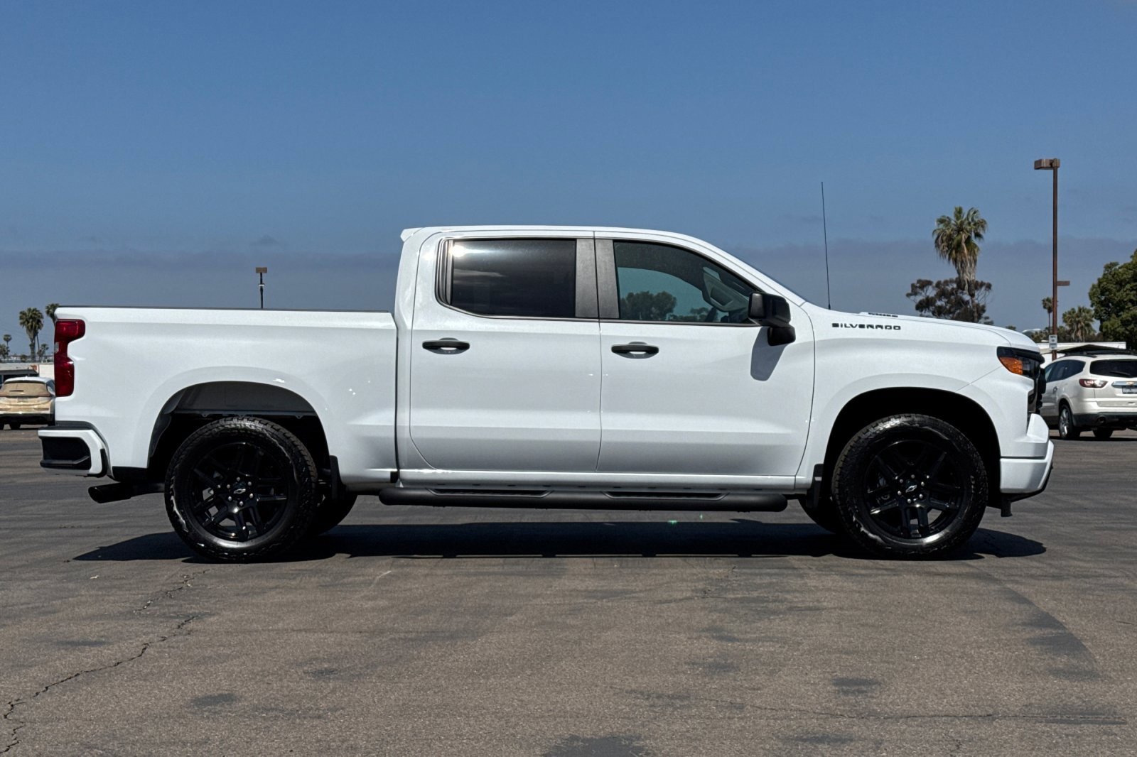 2025 Chevrolet Silverado 1500 Custom photo 3