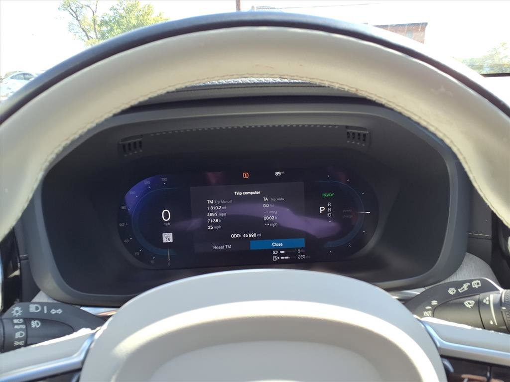 2022 Volvo XC60 Recharge Hybrid Inscription photo 14