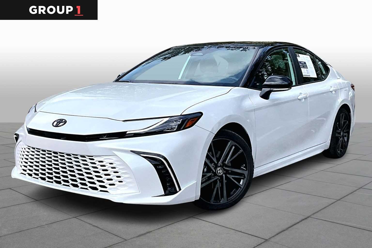 2025 Toyota Camry XSE's photo