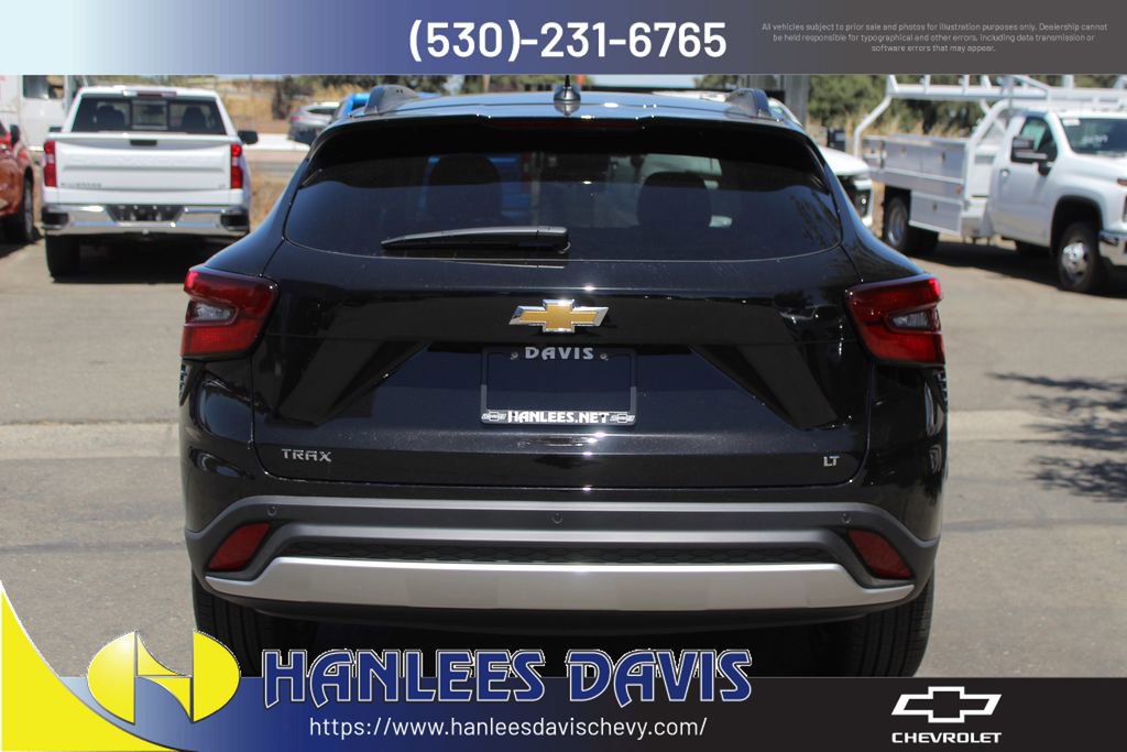 2025 Chevrolet Trax LT photo 7