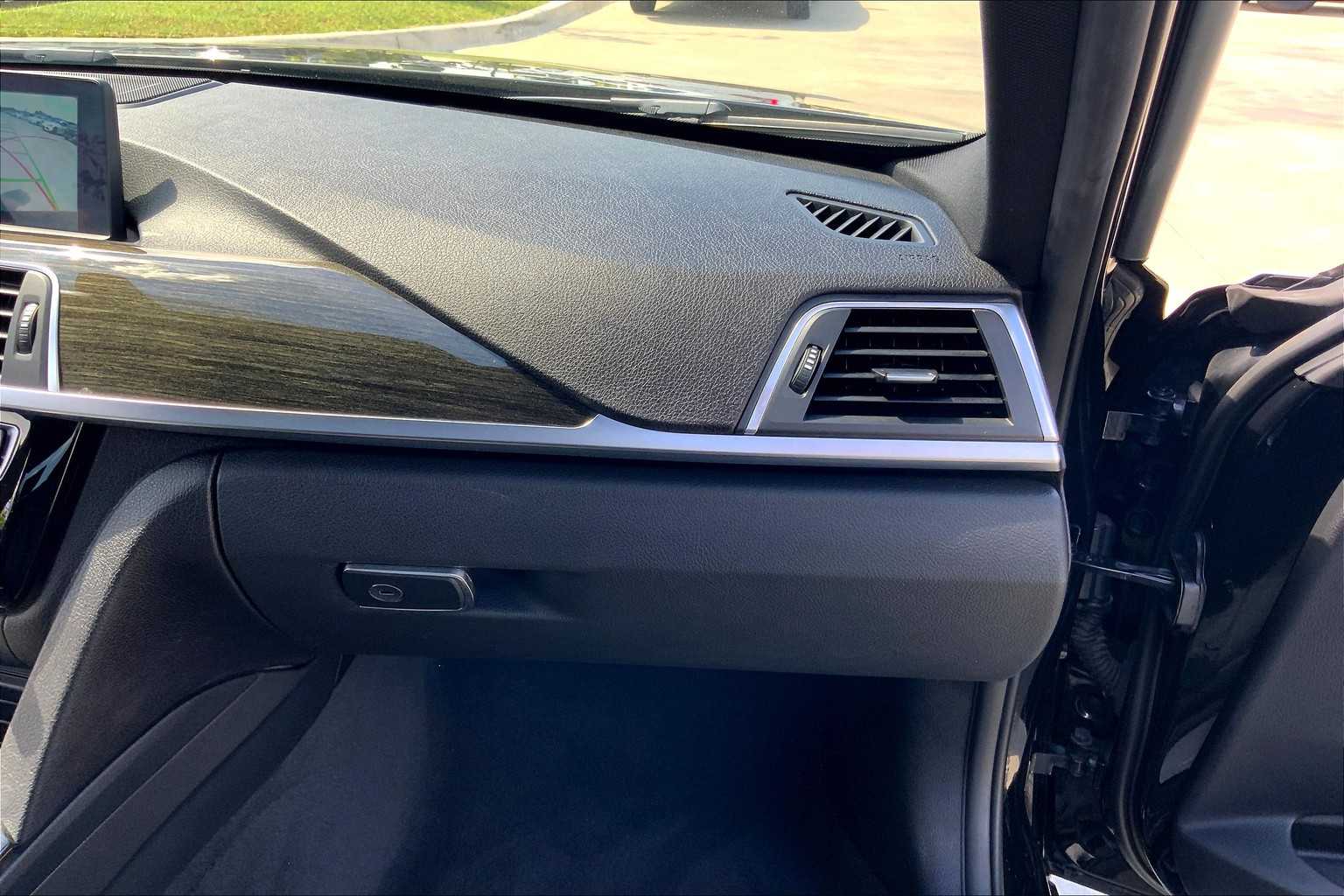 2025 Bmw 330i photo 18