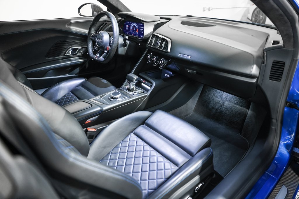 2017 Audi R8 V10 Plus Coupe photo 22