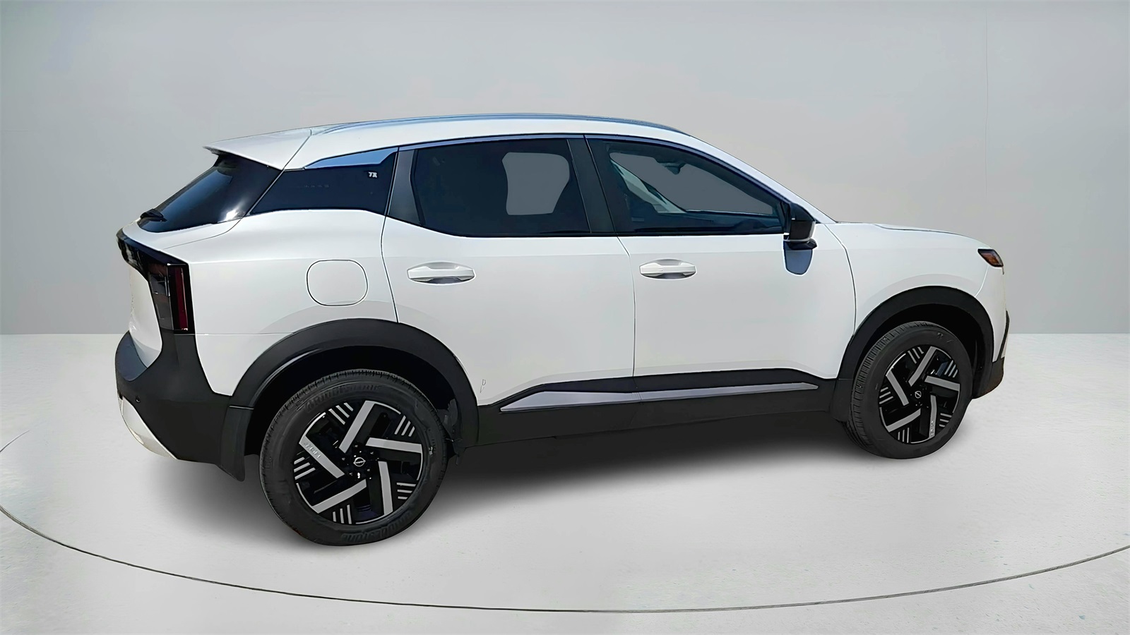 2026 Nissan Kicks SV photo 3