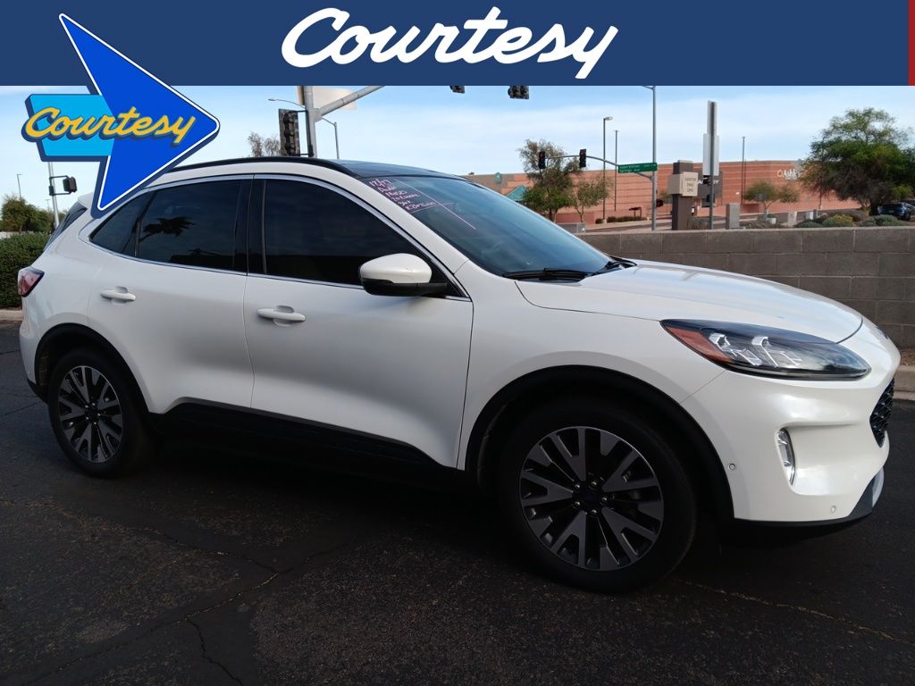 2020 Ford Escape Titanium's photo