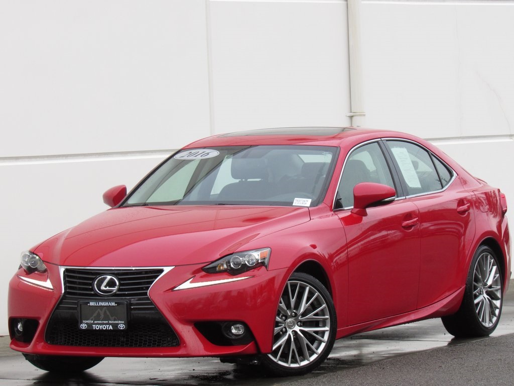 2016 Lexus IS 300's photo