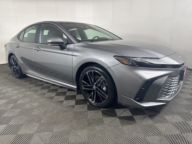 2025 Toyota Camry XSE's photo