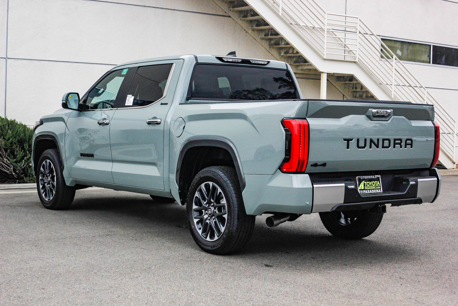 2025 Toyota Tundra Limited photo 8