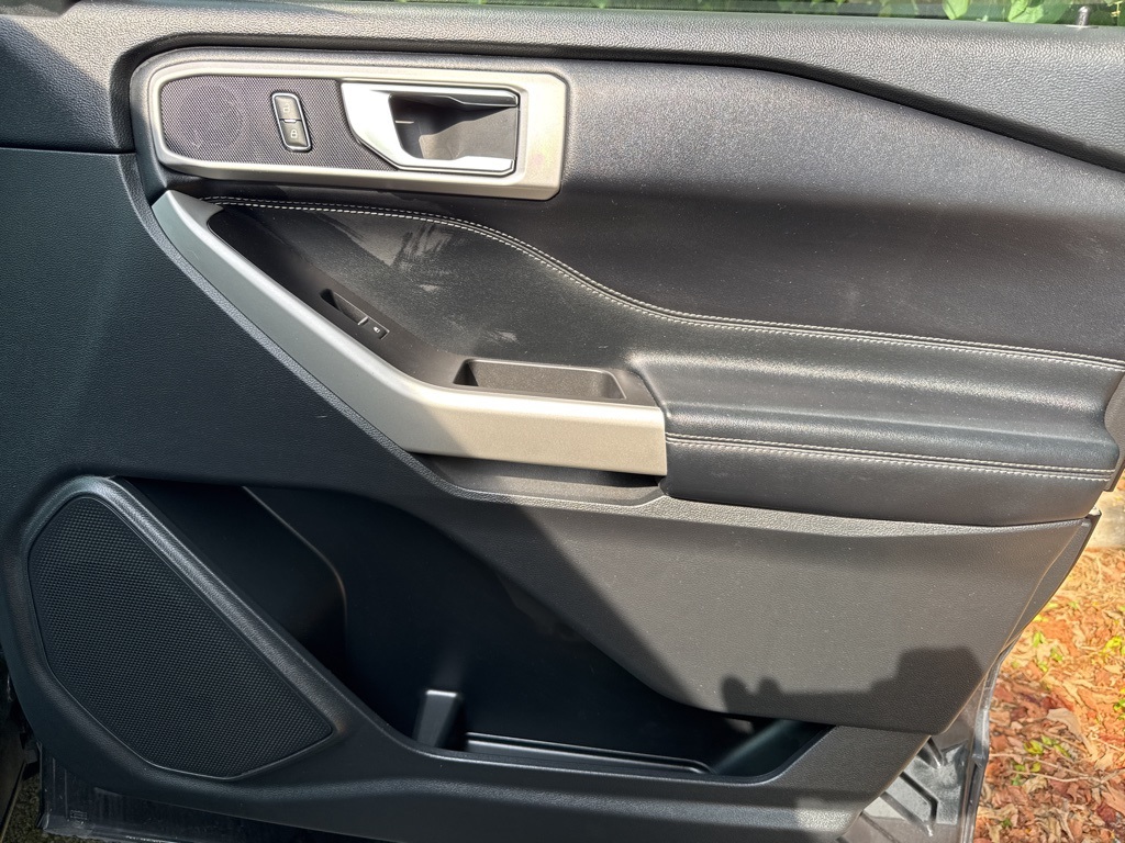 2021 Ford Explorer XLT photo 19