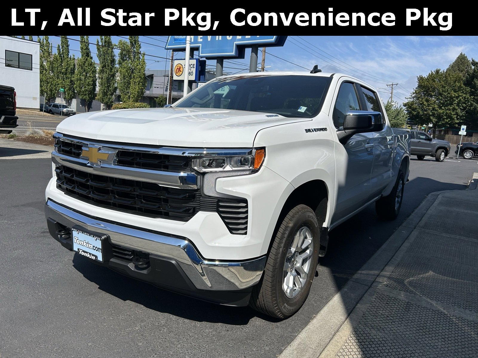 2025 Chevrolet Silverado 1500 LT photo 3