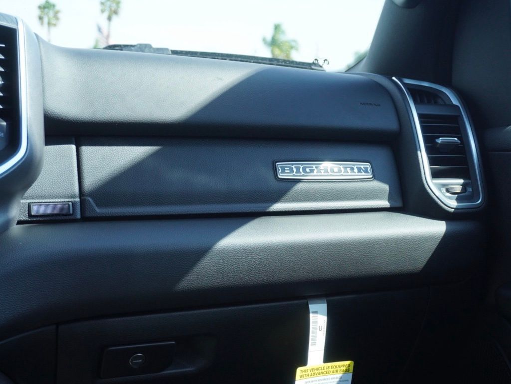 New 2026 Diamond Black Crystal Pearl-Coat Exterior Paint RAM Big Horn Sport Appearance Edition image 27