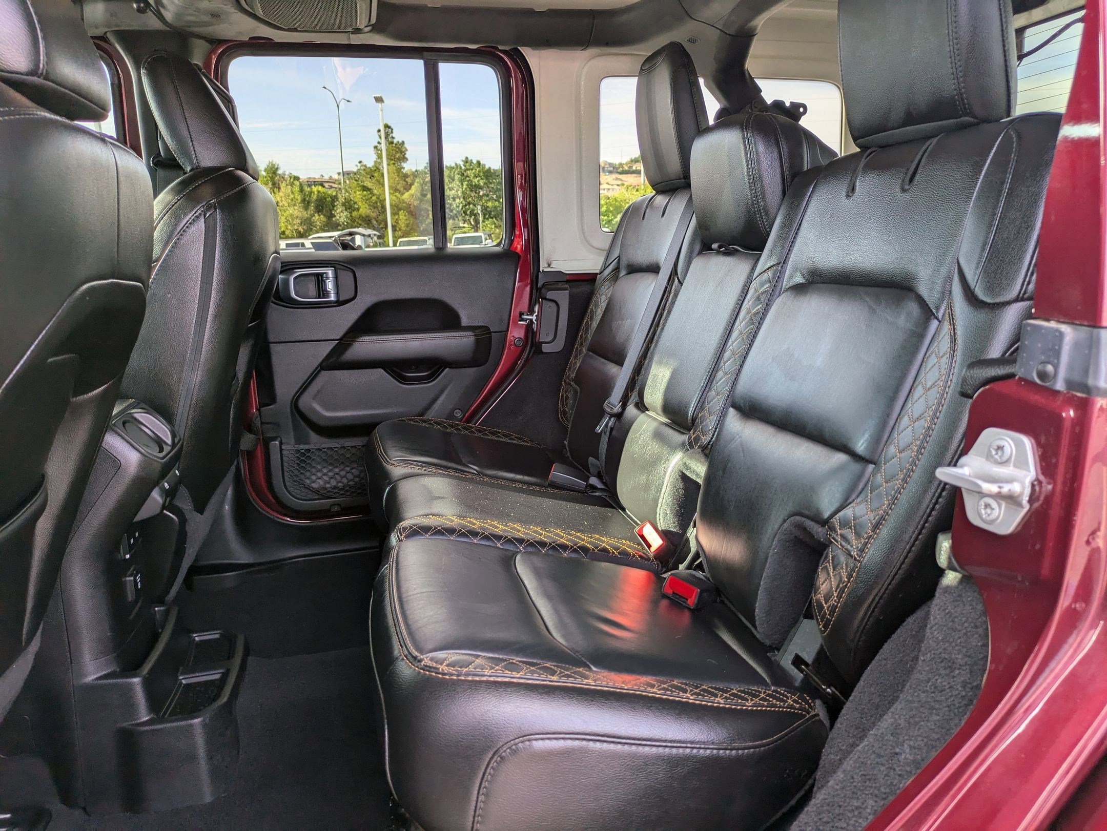 2021 Jeep Wrangler Unlimited Sahara High Altitude photo 24