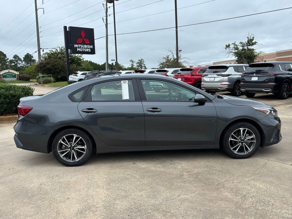 2023 Kia Forte LXS photo 8