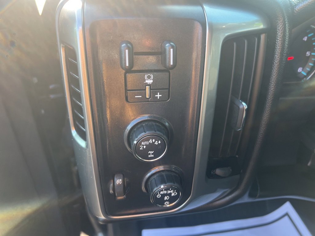 2018 Chevrolet Silverado 1500 LT photo 13