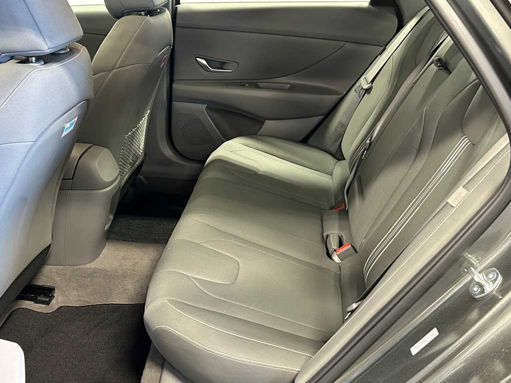 2024 Hyundai Elantra SEL Convenience photo 40