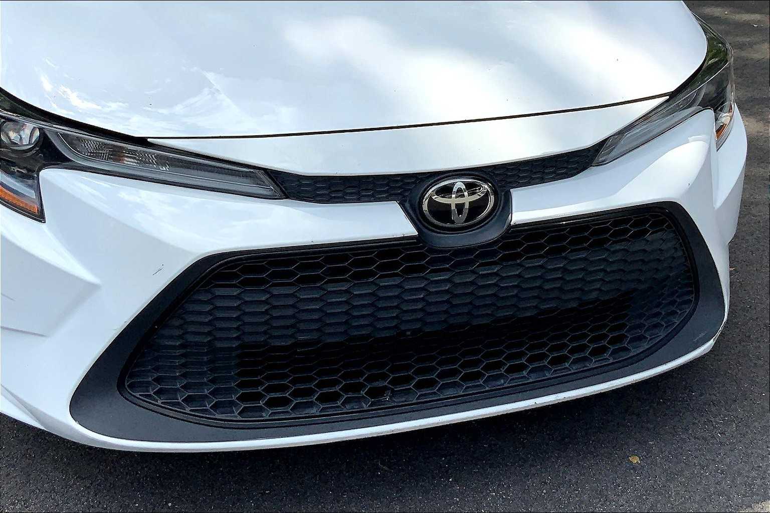 2021 Toyota Corolla LE photo 27