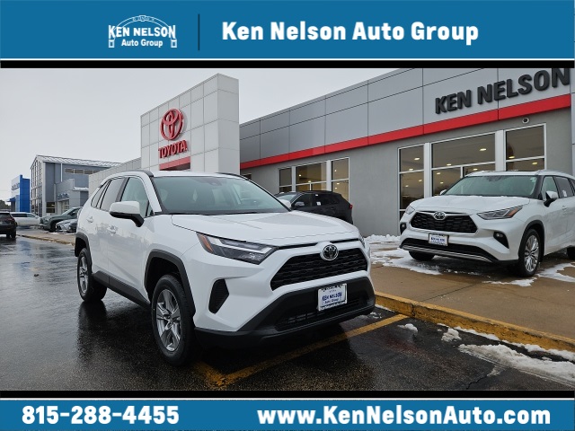 2025 Toyota RAV4 XLE's photo