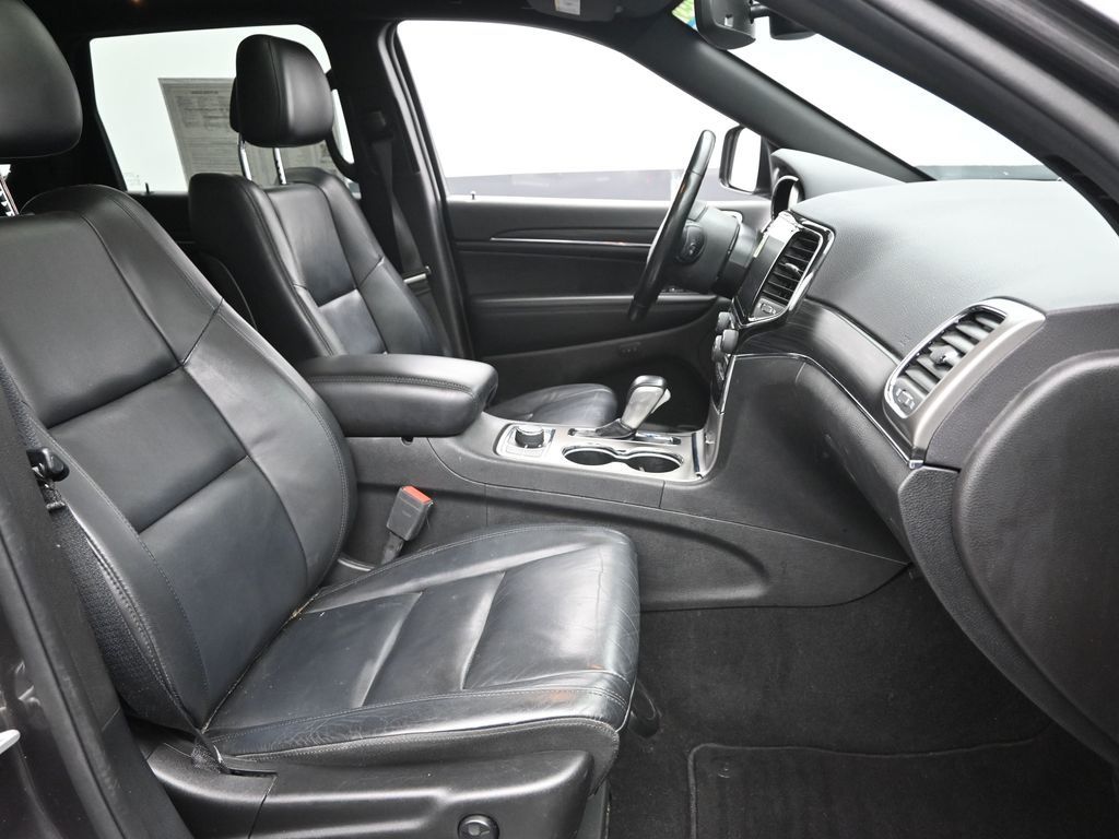 2021 Jeep Grand Cherokee Limited photo 2