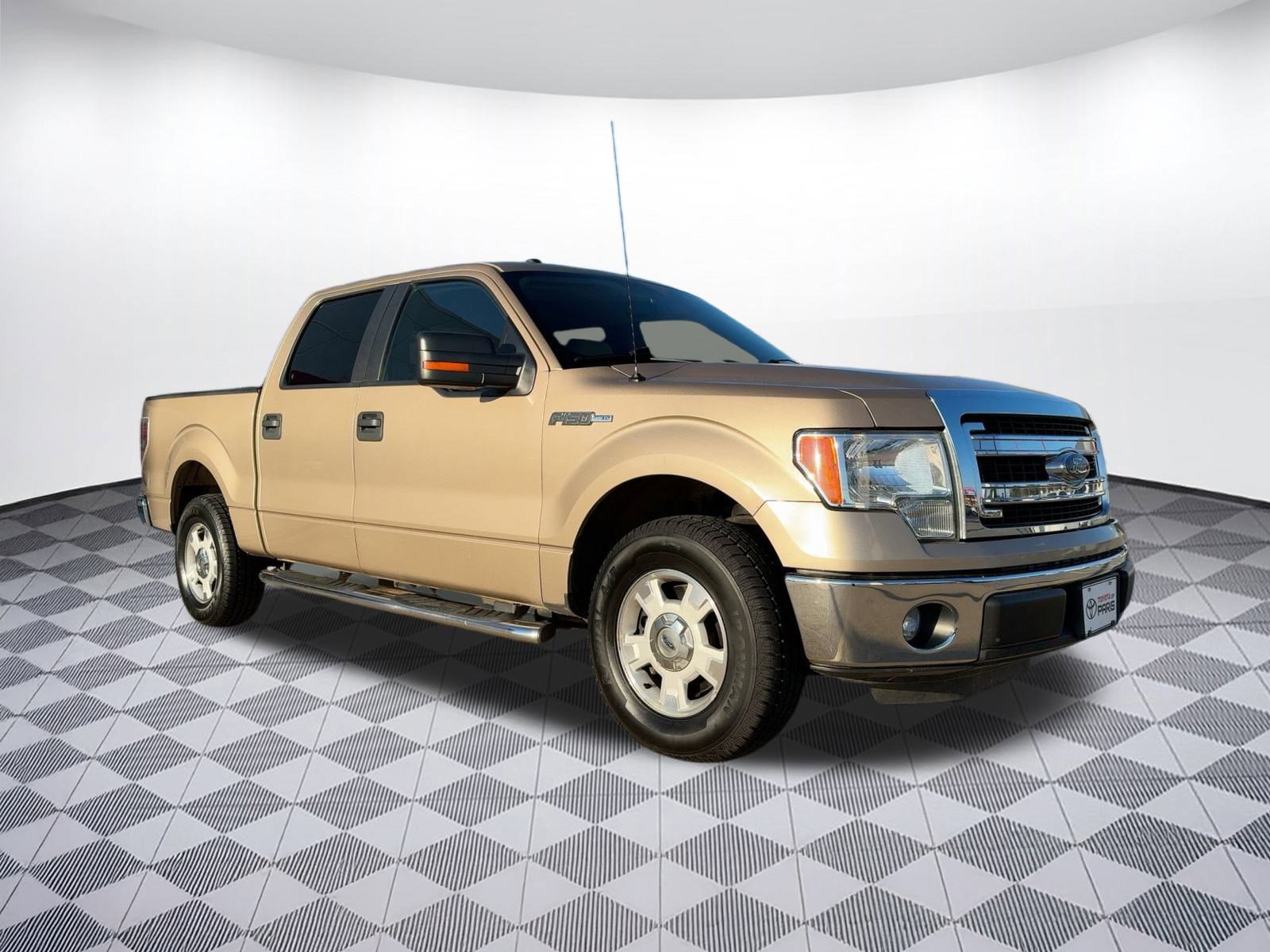 2014 Ford F-150 XLT photo 7