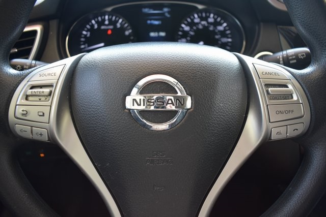2016 Nissan Rogue SV photo 17