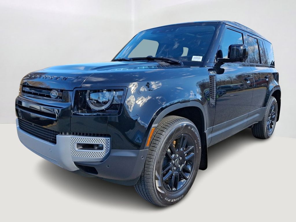 2025 Land Rover Defender S's photo