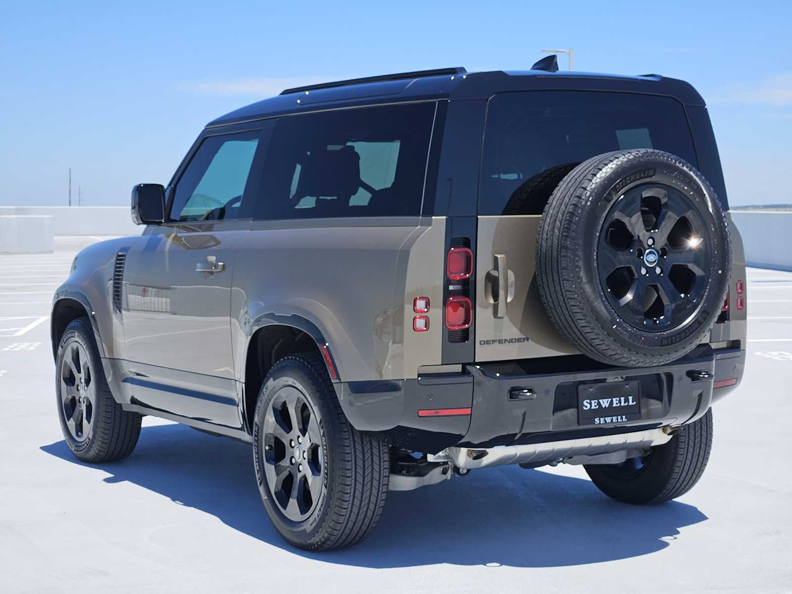 New 2025 GONDWANA STONE Land Rover X-Dynamic SE image 7