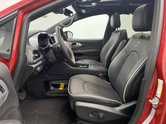 2026 Chrysler Pacifica Limited photo 4