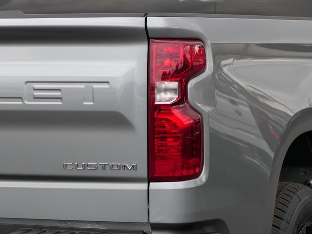 2025 Chevrolet Silverado 1500 Custom photo 4