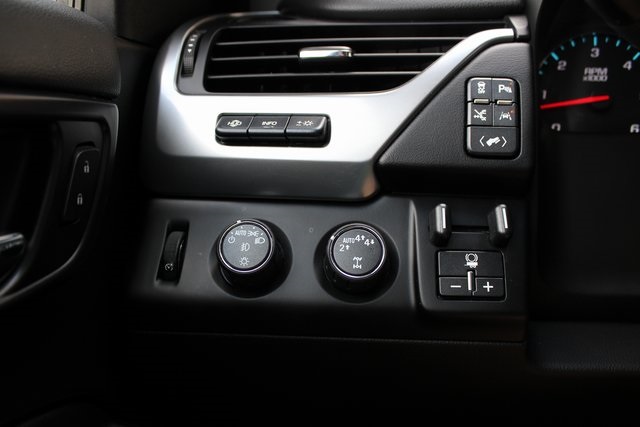 2017 Chevrolet Suburban Premier photo 13