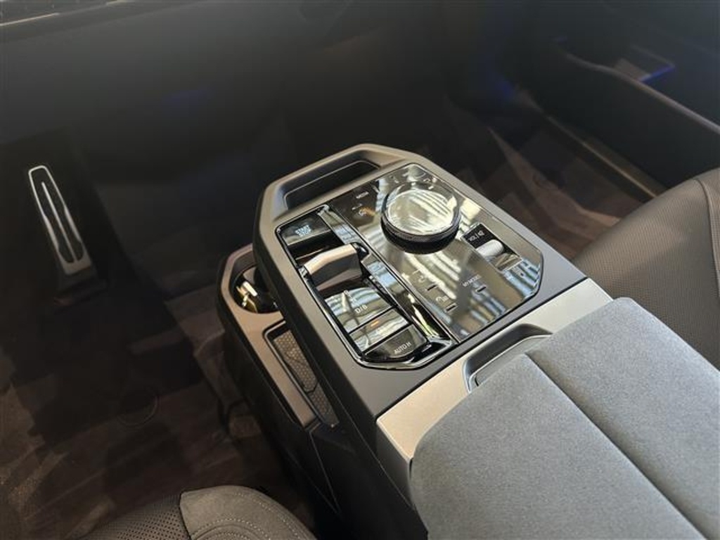 2026 Bmw iX photo 10