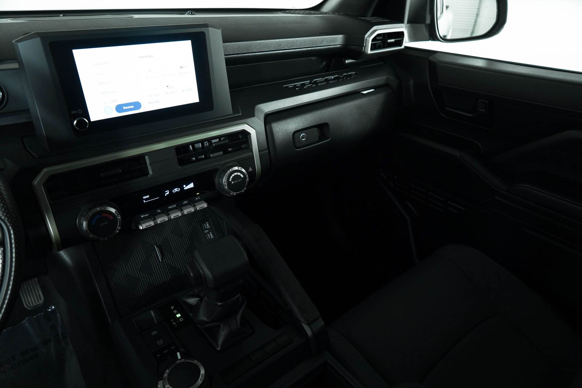 2025 Toyota Tacoma SR 4x4 photo 19
