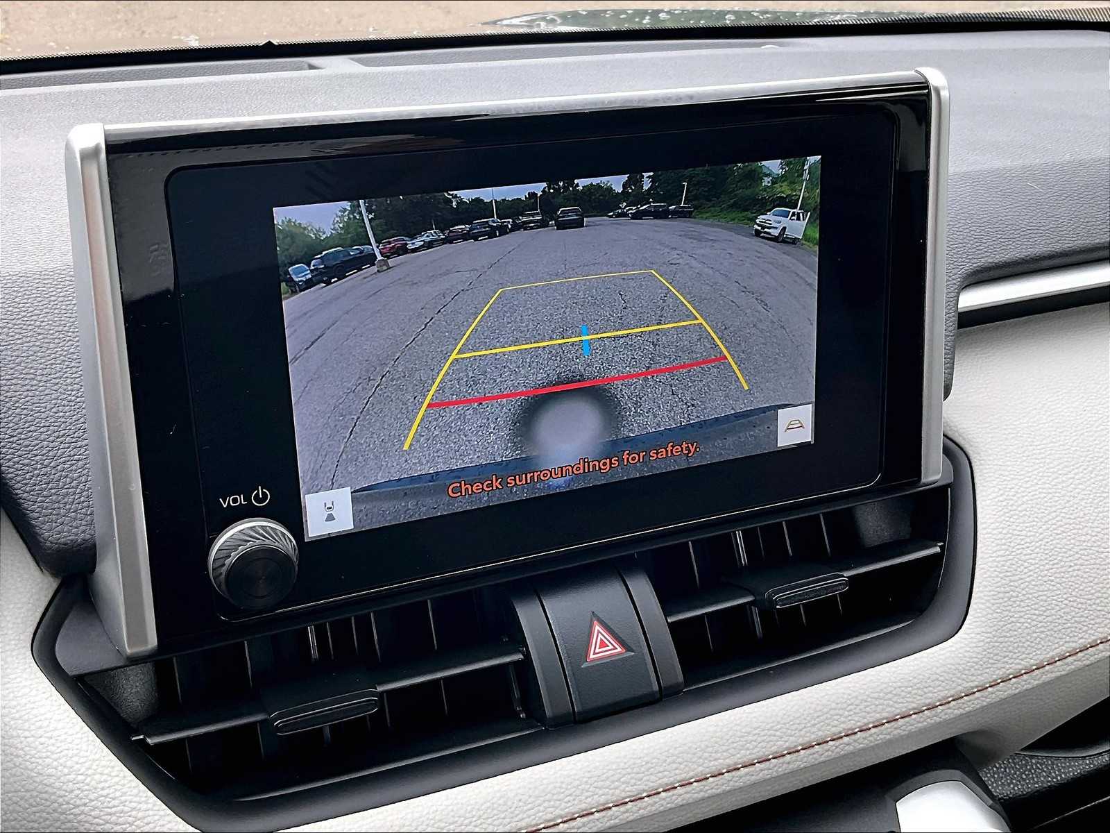 2025 Toyota RAV4 XLE photo 19