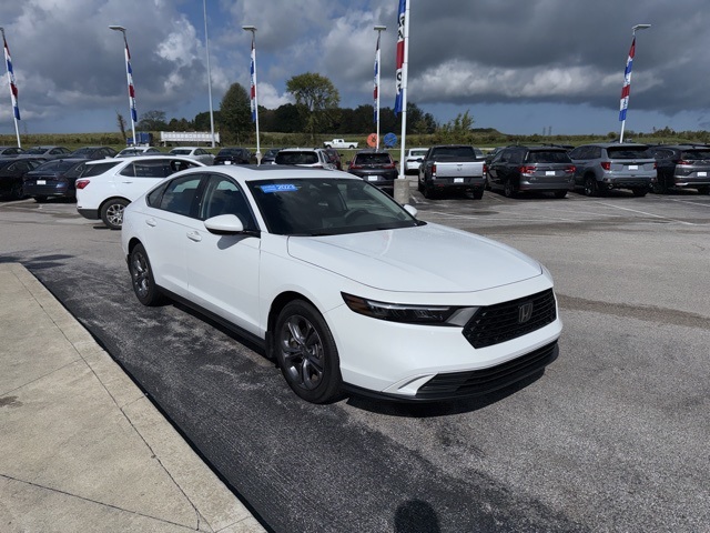 2023 Honda Accord EX photo 2