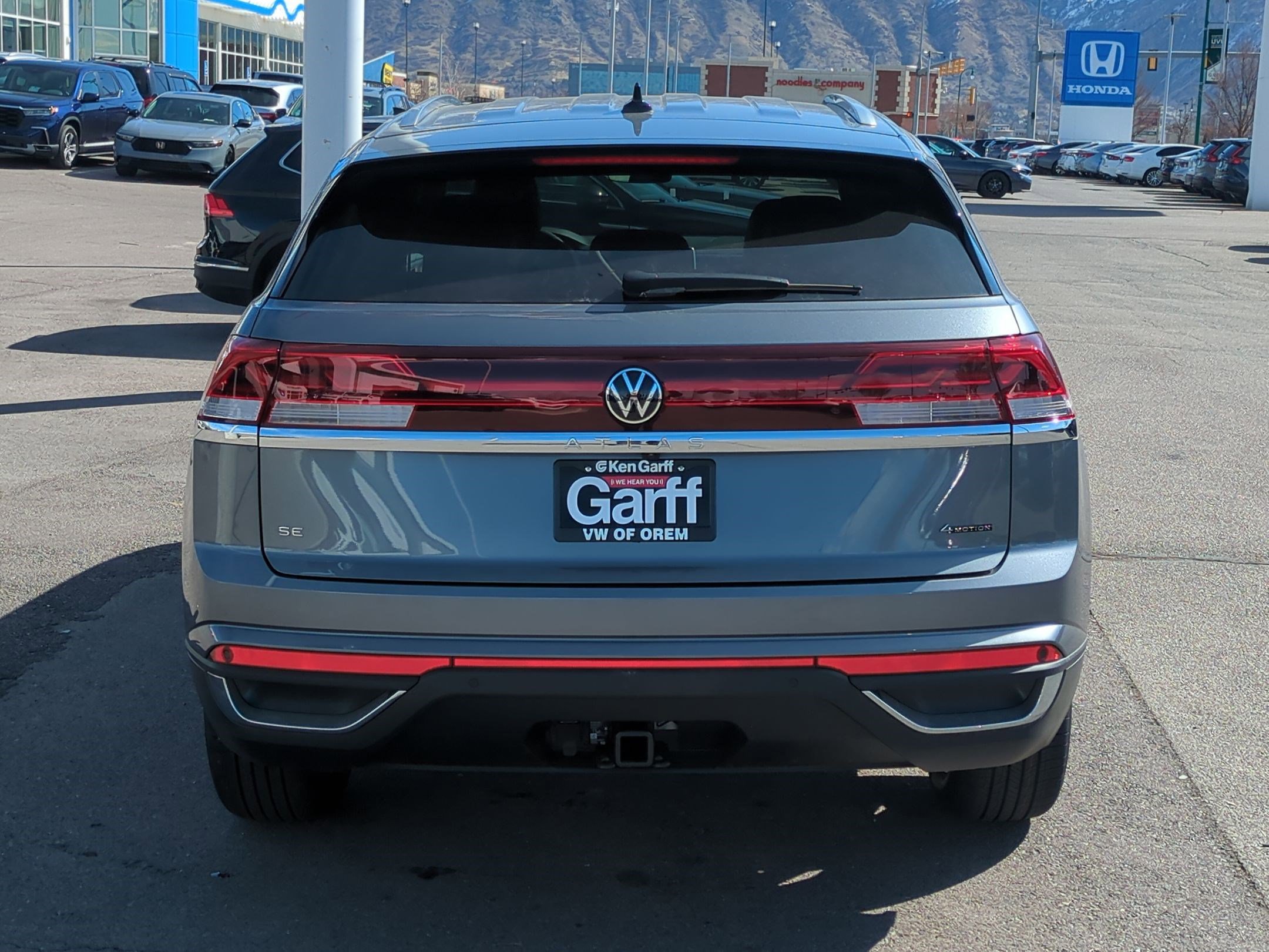2025 Volkswagen Atlas Cross Sport SE Technology photo 4