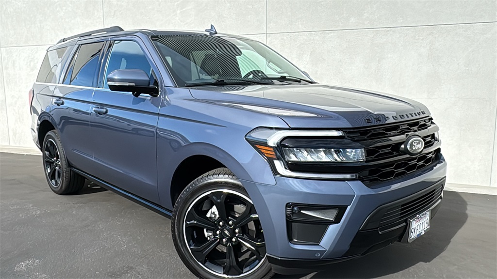 2023 Ford Expedition Limited's photo