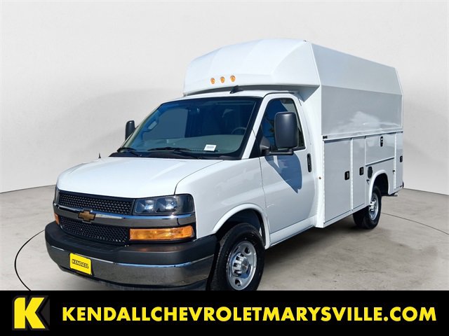 2025 Chevrolet Express Cutaway Base's photo