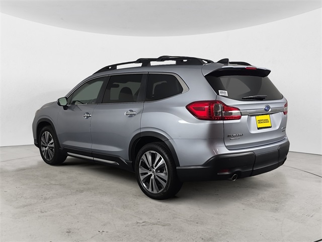 2022 Subaru Ascent Touring photo 3
