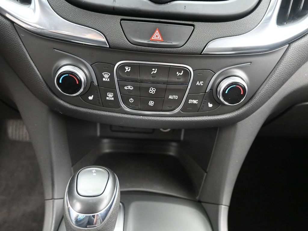 2020 Chevrolet Equinox LT photo 11
